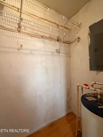 310 Hollifield Drive, Jacksboro, TN 37757