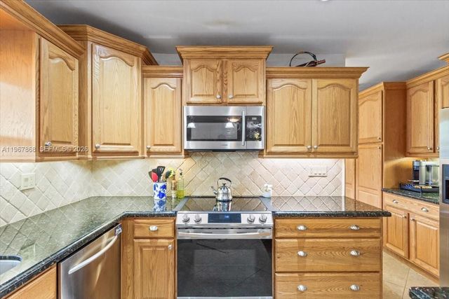 9750 SW 143rd Dr, Miami, FL 33176