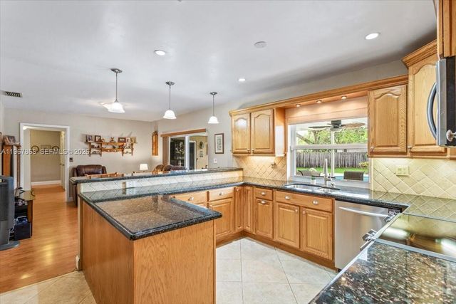 9750 SW 143rd Dr, Miami, FL 33176