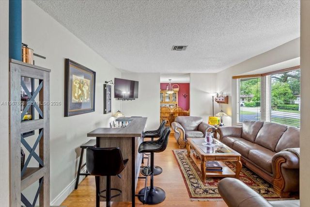 9750 SW 143rd Dr, Miami, FL 33176