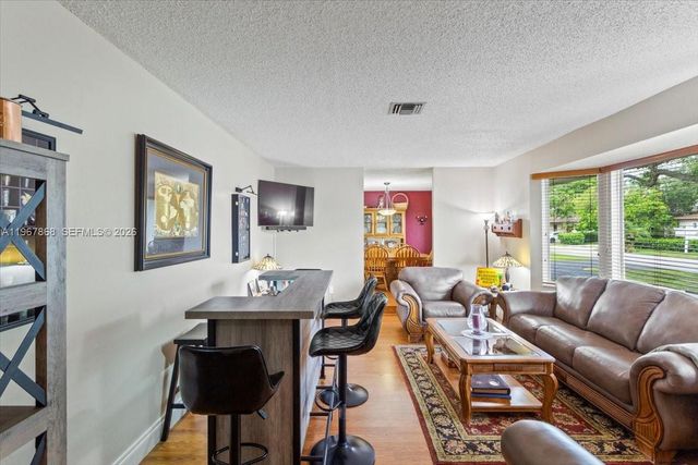 9750 SW 143rd Dr, Miami, FL 33176