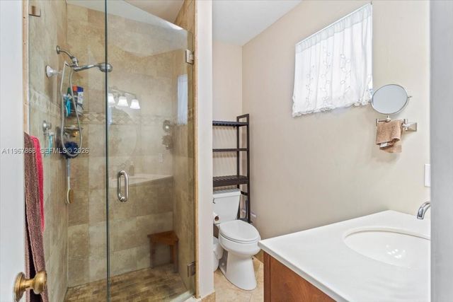 9750 SW 143rd Dr, Miami, FL 33176