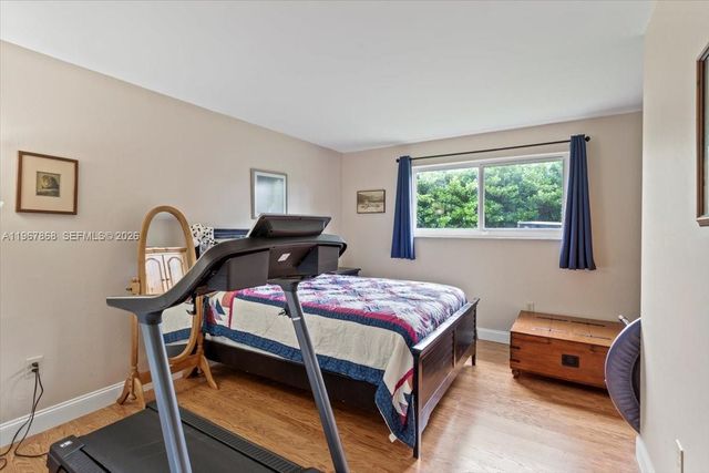 9750 SW 143rd Dr, Miami, FL 33176