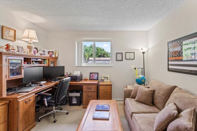 9750 SW 143rd Dr, Miami, FL 33176