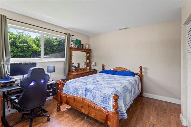 9750 SW 143rd Dr, Miami, FL 33176