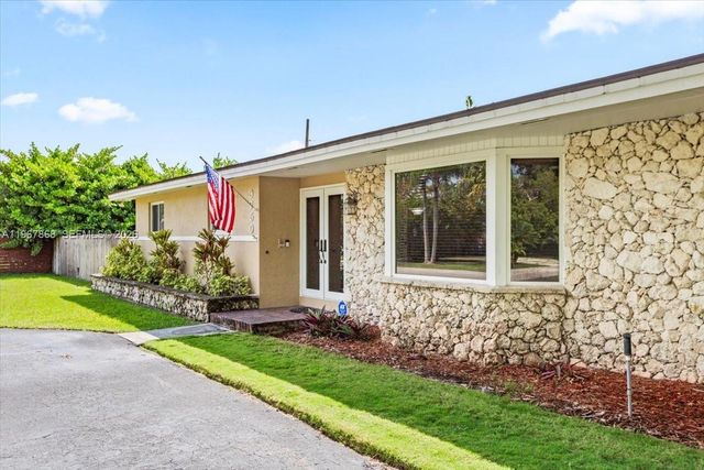 9750 SW 143rd Dr, Miami, FL 33176