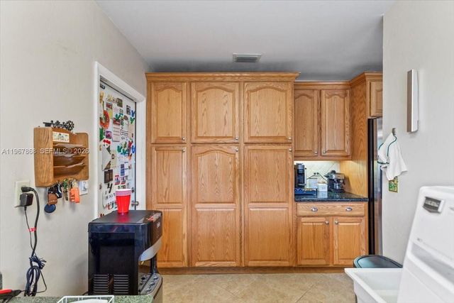 9750 SW 143rd Dr, Miami, FL 33176