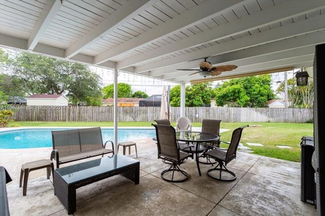 9750 SW 143rd Dr, Miami, FL 33176