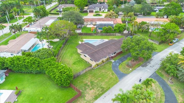 9750 SW 143rd Dr, Miami, FL 33176