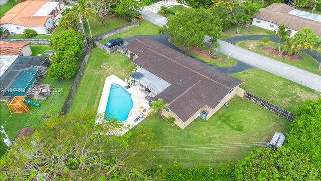 9750 SW 143rd Dr, Miami, FL 33176