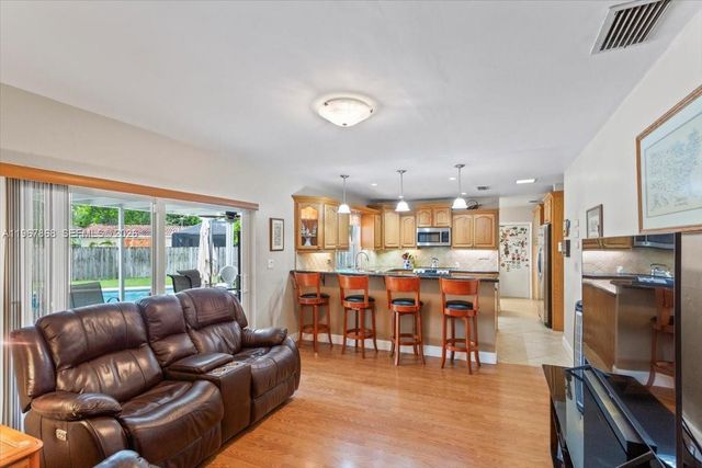 9750 SW 143rd Dr, Miami, FL 33176