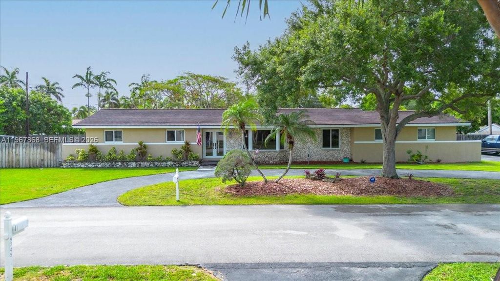 9750 SW 143rd Dr, Miami, FL 33176