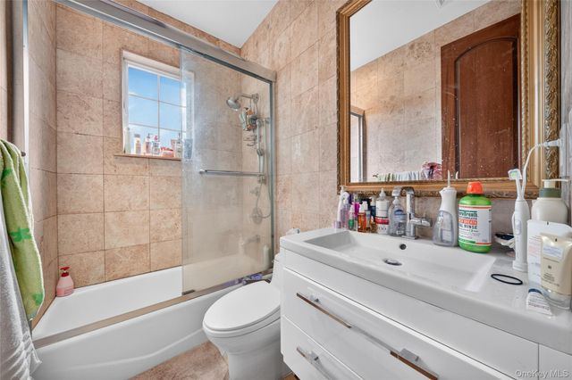 251-35 52nd Avenue, Little Neck, NY 11362