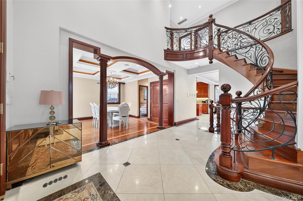 251-35 52nd Avenue, Little Neck, NY 11362 — photo 4