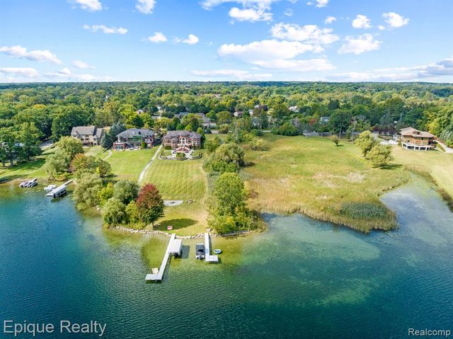 5375 Middlebelt Road, West Bloomfield, MI 48323