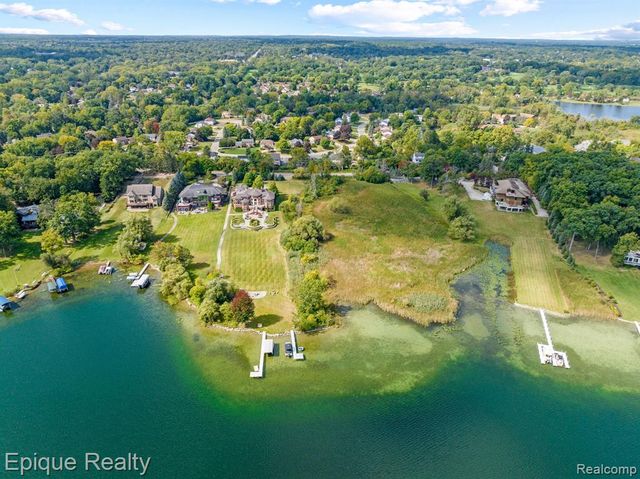 5375 Middlebelt Road, West Bloomfield, MI 48323