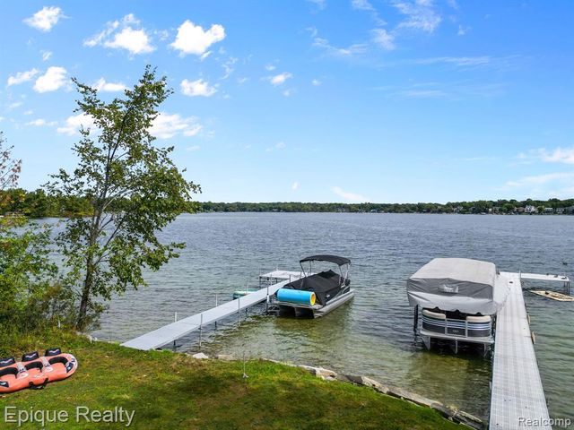 5375 Middlebelt Road, West Bloomfield, MI 48323