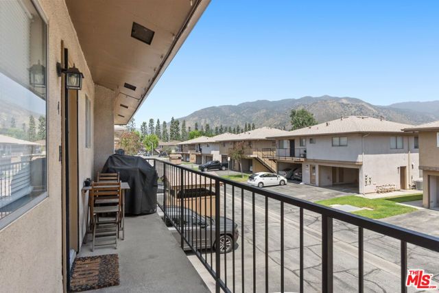 1021 W Sierra Madre Avenue 4, Azusa, CA 91702