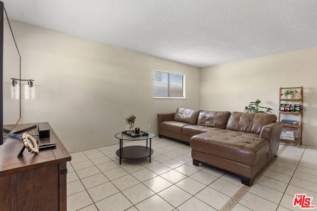 1021 W Sierra Madre Avenue 4, Azusa, CA 91702