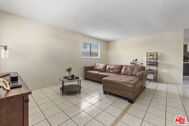 1021 W Sierra Madre Avenue 4, Azusa, CA 91702