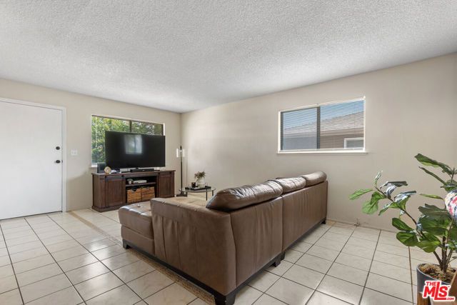 1021 W Sierra Madre Avenue 4, Azusa, CA 91702