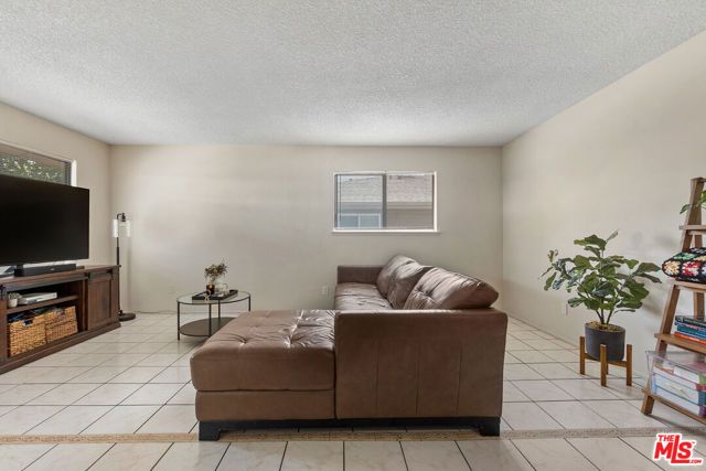 1021 W Sierra Madre Avenue 4, Azusa, CA 91702