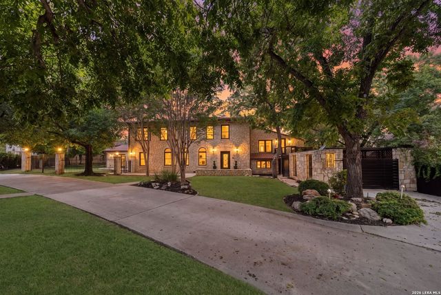 103 PARK HILL DR, San Antonio, TX 78212
