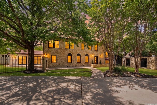 103 PARK HILL DR, San Antonio, TX 78212