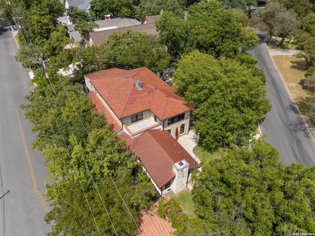 103 PARK HILL DR, San Antonio, TX 78212