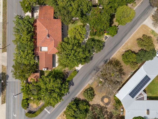 103 PARK HILL DR, San Antonio, TX 78212