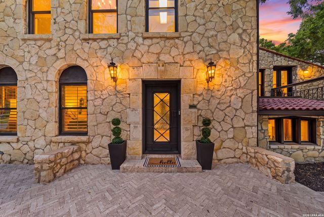 103 PARK HILL DR, San Antonio, TX 78212