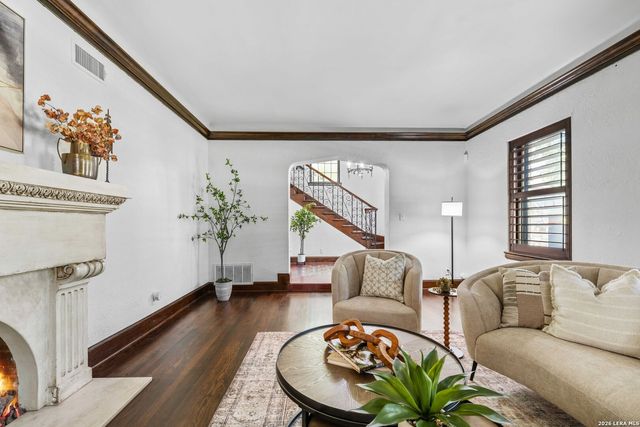 103 PARK HILL DR, San Antonio, TX 78212