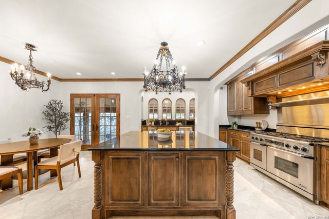 103 PARK HILL DR, San Antonio, TX 78212
