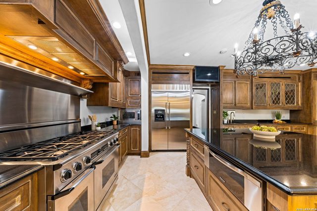 103 PARK HILL DR, San Antonio, TX 78212