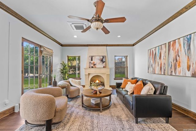 103 PARK HILL DR, San Antonio, TX 78212