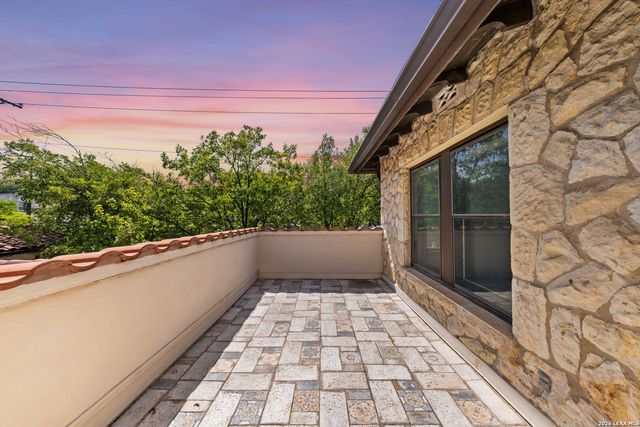 103 PARK HILL DR, San Antonio, TX 78212