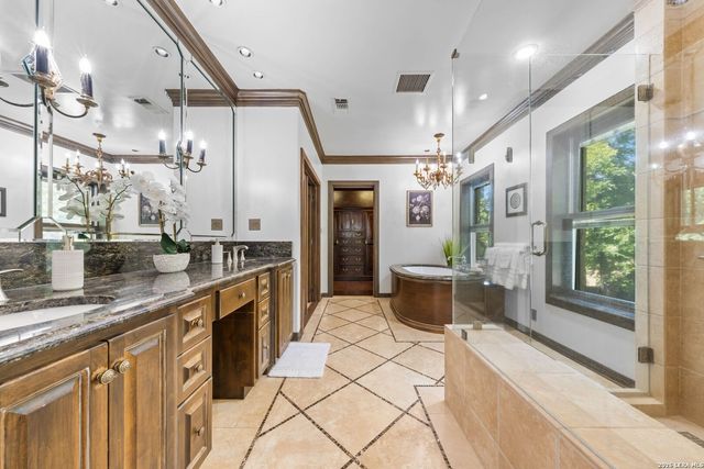 103 PARK HILL DR, San Antonio, TX 78212