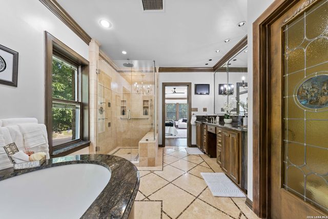 103 PARK HILL DR, San Antonio, TX 78212