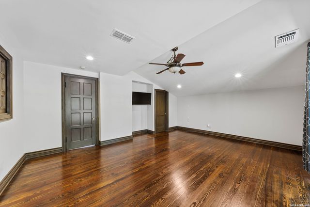 103 PARK HILL DR, San Antonio, TX 78212