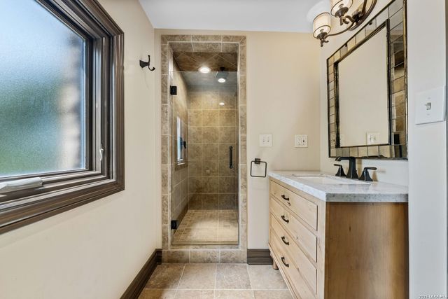 103 PARK HILL DR, San Antonio, TX 78212
