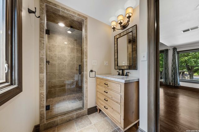 103 PARK HILL DR, San Antonio, TX 78212