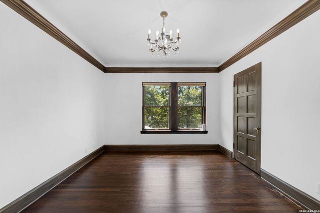 103 PARK HILL DR, San Antonio, TX 78212