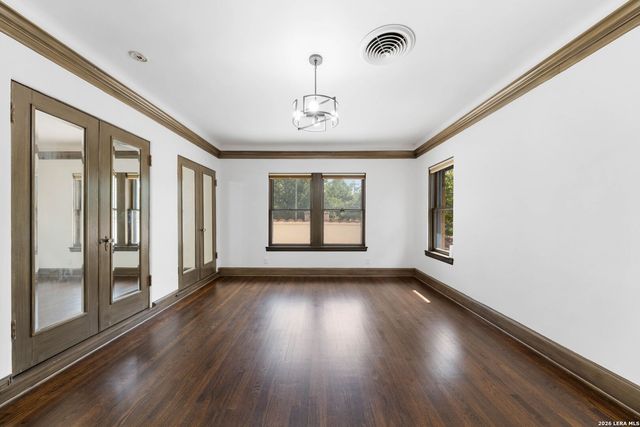 103 PARK HILL DR, San Antonio, TX 78212