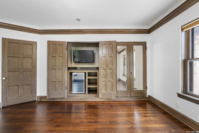 103 PARK HILL DR, San Antonio, TX 78212