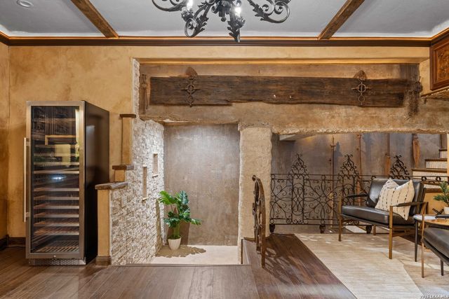 103 PARK HILL DR, San Antonio, TX 78212