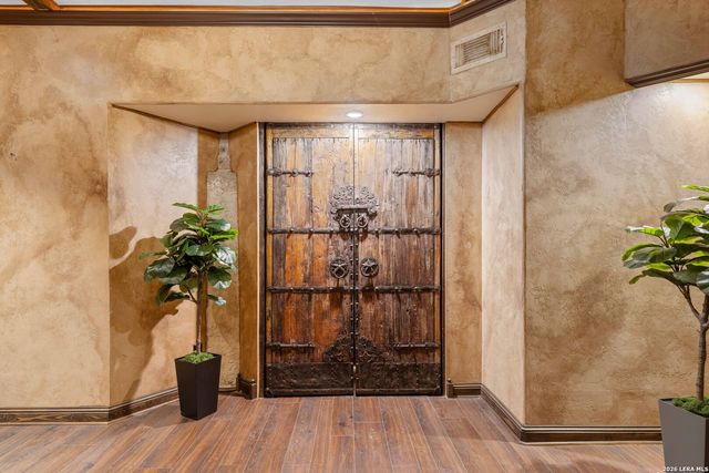 103 PARK HILL DR, San Antonio, TX 78212