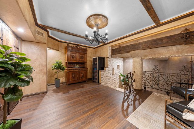 103 PARK HILL DR, San Antonio, TX 78212