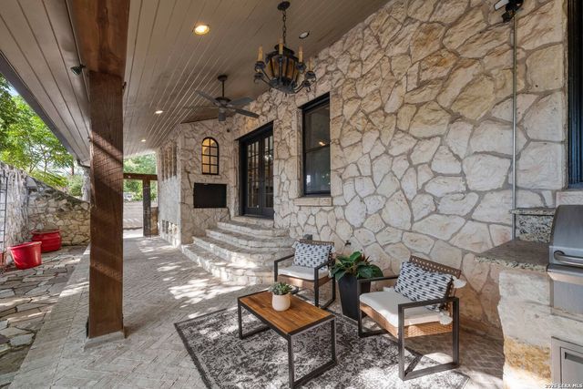 103 PARK HILL DR, San Antonio, TX 78212