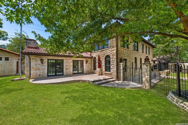 103 PARK HILL DR, San Antonio, TX 78212