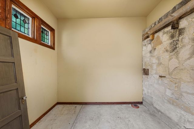 103 PARK HILL DR, San Antonio, TX 78212